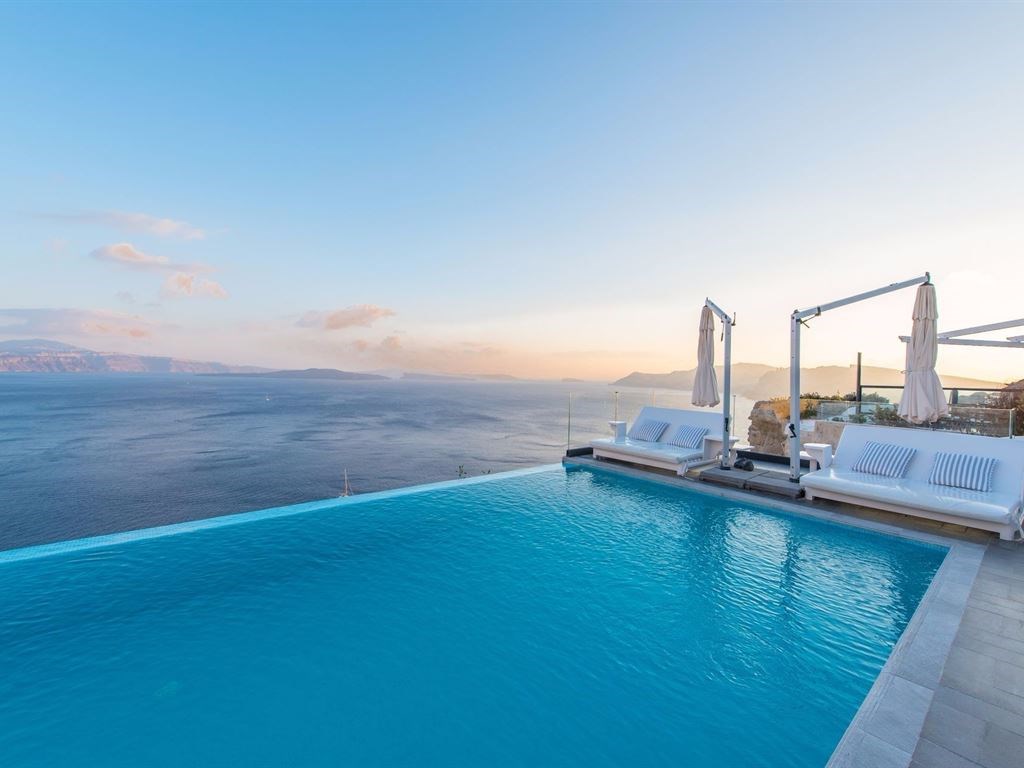 Santorini Secret Suites & Spa