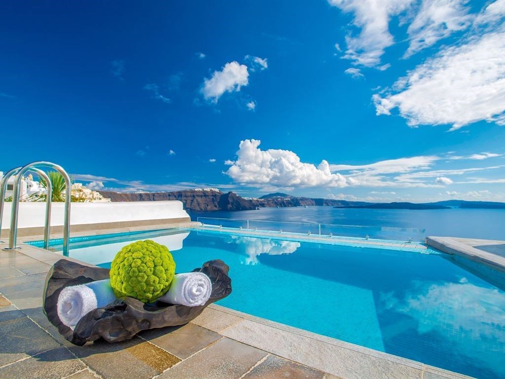 Santorini Secret Suites & Spa