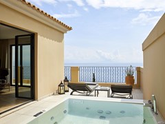 Marbella Nido Suite Hotel and Villas: Grand Terrace Deluxe Suites Whirlpool  - photo 35