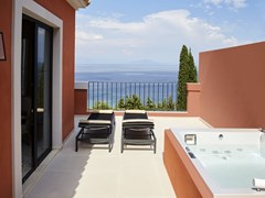 Marbella Nido Suite Hotel and Villas: Grand Terrace Junior Suite Whirlpool  - photo 40