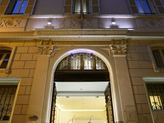 The First Luxury Art Hotel - photo 2