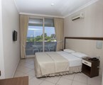 Batihan Beach Resort & Spa: Room