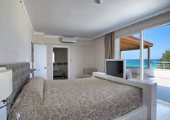 Batihan Beach Resort & Spa: Suite room - photo 28