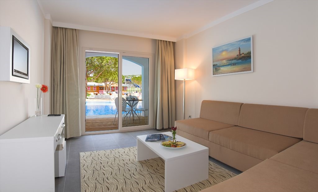 Batihan Beach Resort & Spa: Suite room