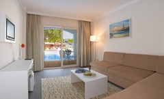 Batihan Beach Resort & Spa: Suite room - photo 31