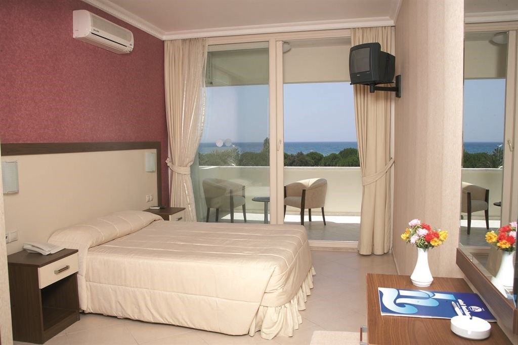 Batihan Beach Resort & Spa: Sea view room