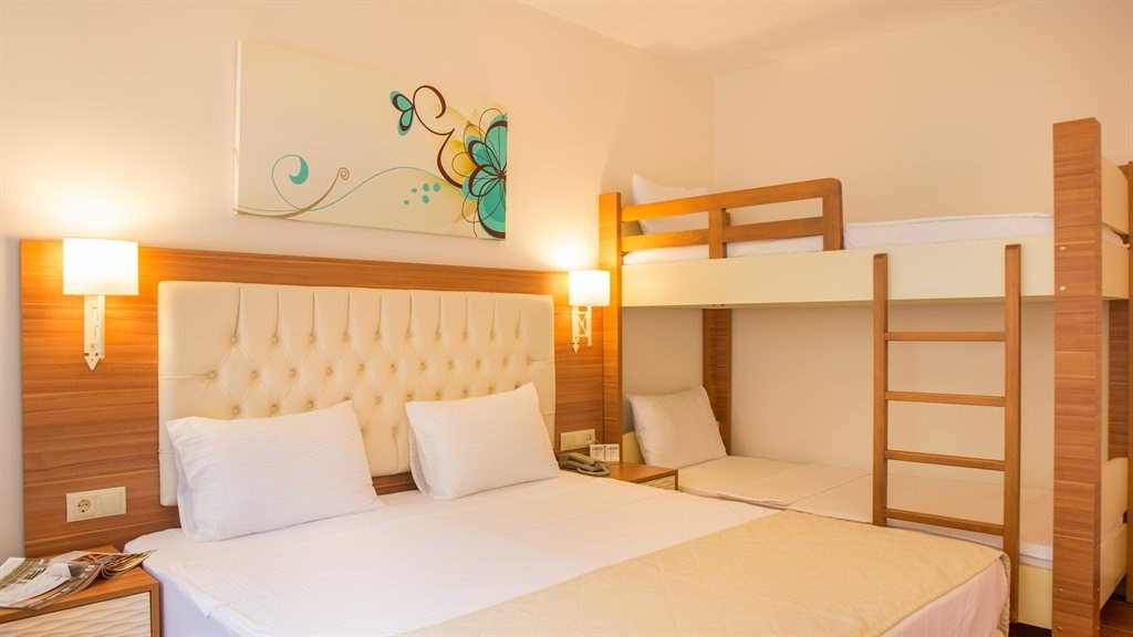 Suncity Beach Club & Hotel: Family bunkbed