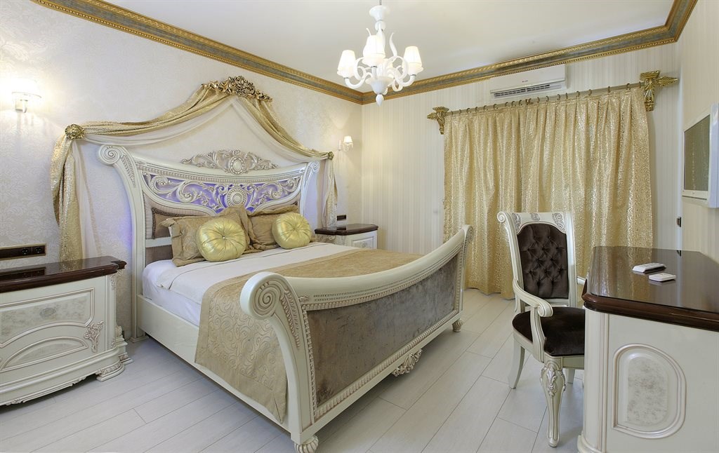 Camelot Boutique Hotel: Pendragon honeymoon room