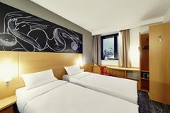 Ibis Hotel - photo 3