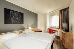 Ibis Hotel - photo 4