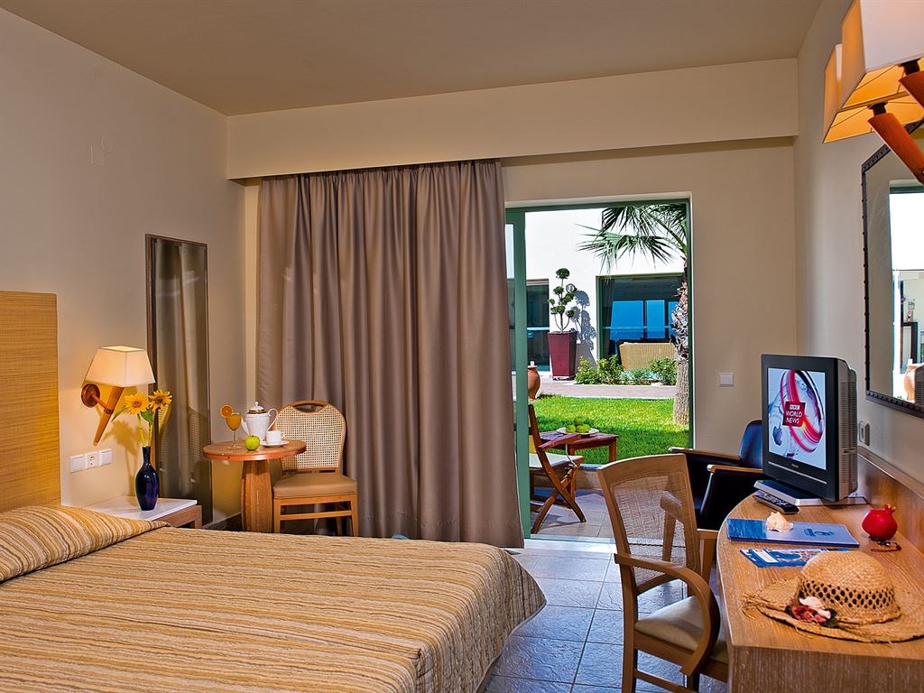 Giannoulis Grand Bay Beach Resort: Double Room
