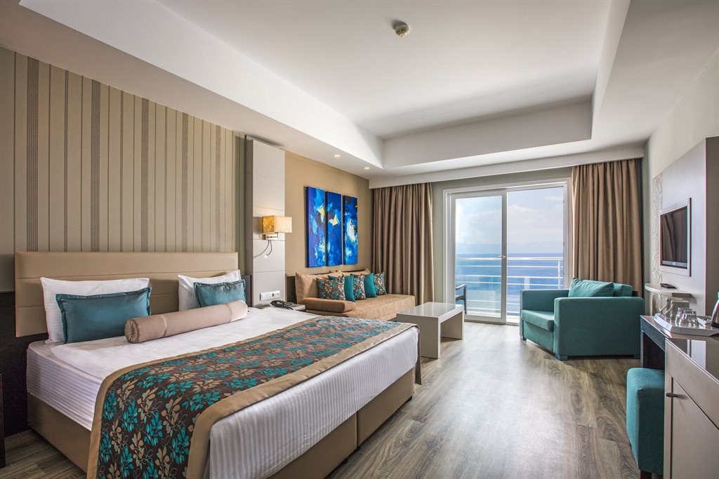 Aria Claros Beach & Spa Resort Hotel: Main Building deluxe room