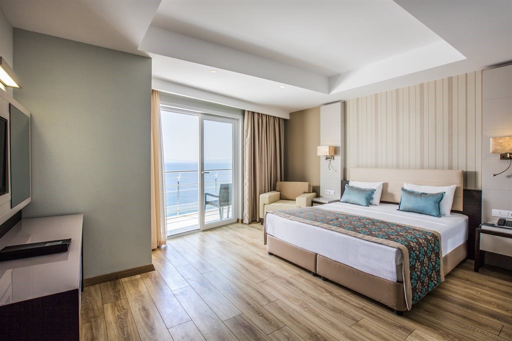 Aria Claros Beach & Spa Resort Hotel: Main Building Suite room