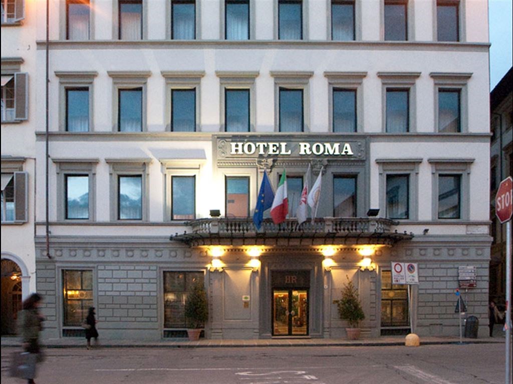 Звана гостиница. Hotel ROMA E Rocca Cavour номера. Названия отелей примеры.