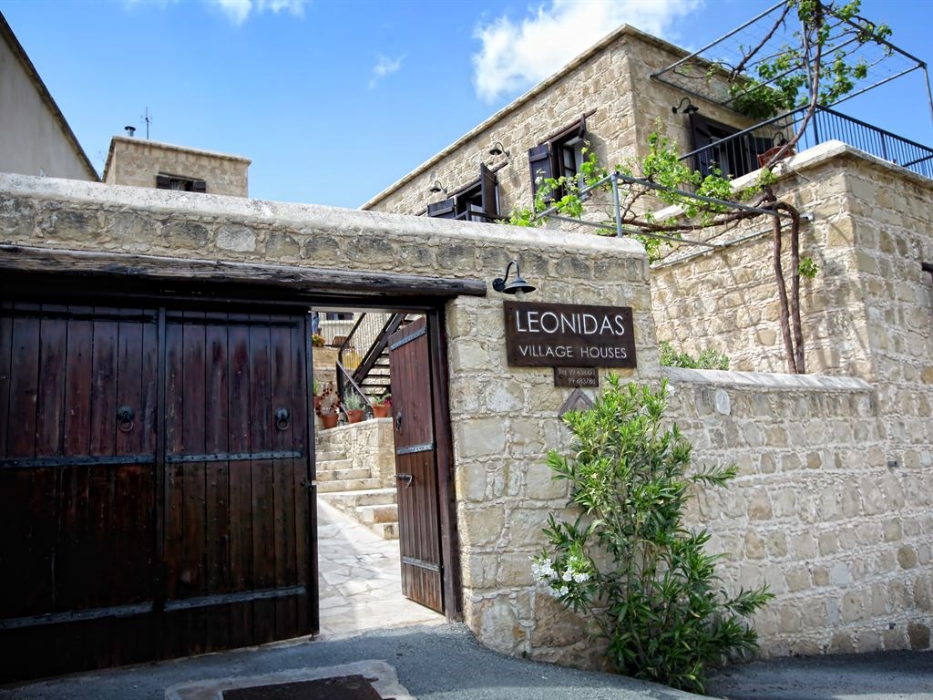 Leonidas Village Houses