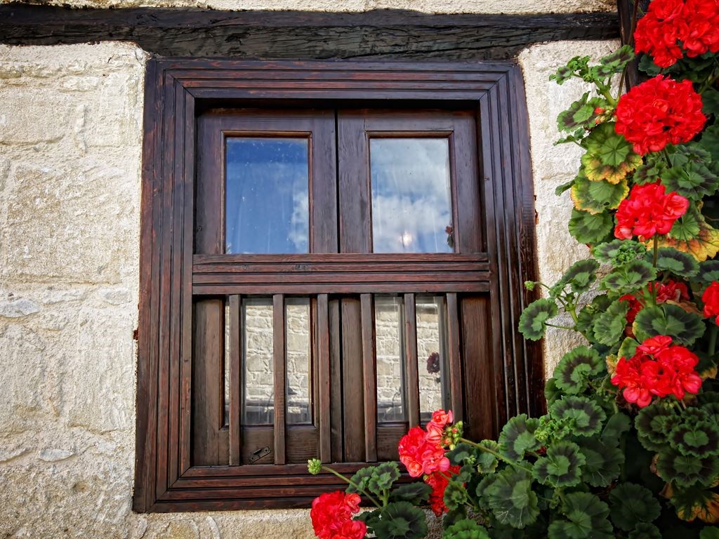 Leonidas Village Houses