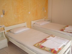 Corfu Inn Apartments: Room - photo 10