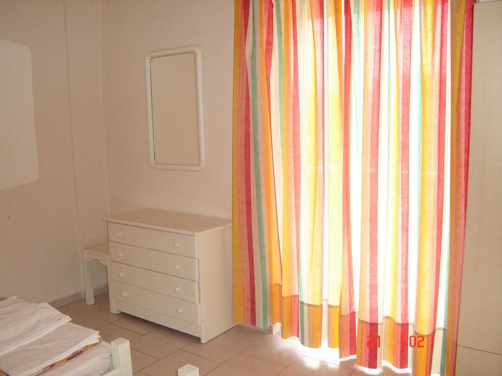 Corfu Inn Apartments: Room