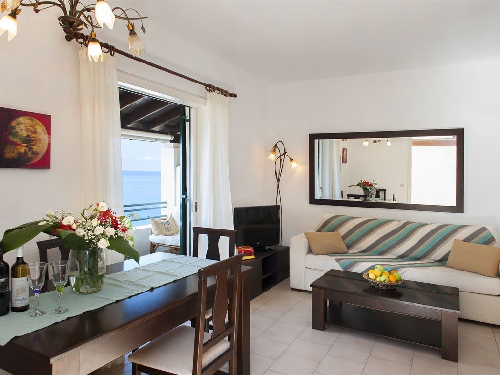 Glyfada Beachfront Apartments and Villas: 1-Bedroom Apartment