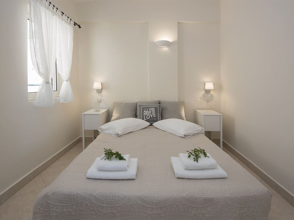 Glyfada Beachfront Apartments and Villas: Apartment Deluxe 2_Bedroom