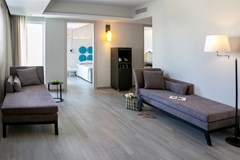 Vangelis Hotel & Suites: One Bedroom Suite - photo 33