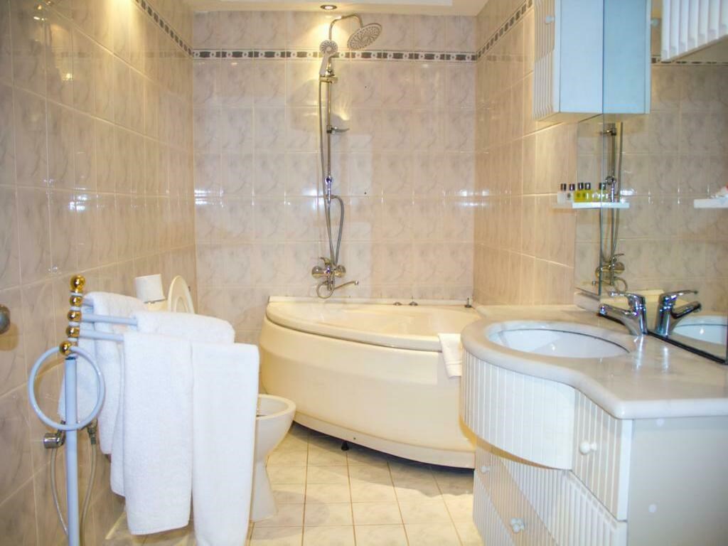 Caspian Hotel: Ванная комната