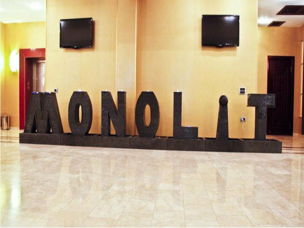 Monolit Plaza Hotel