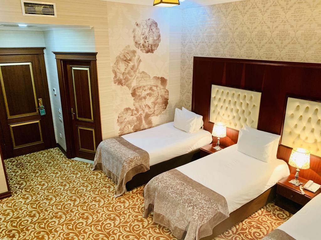 Clover Hotel Baku