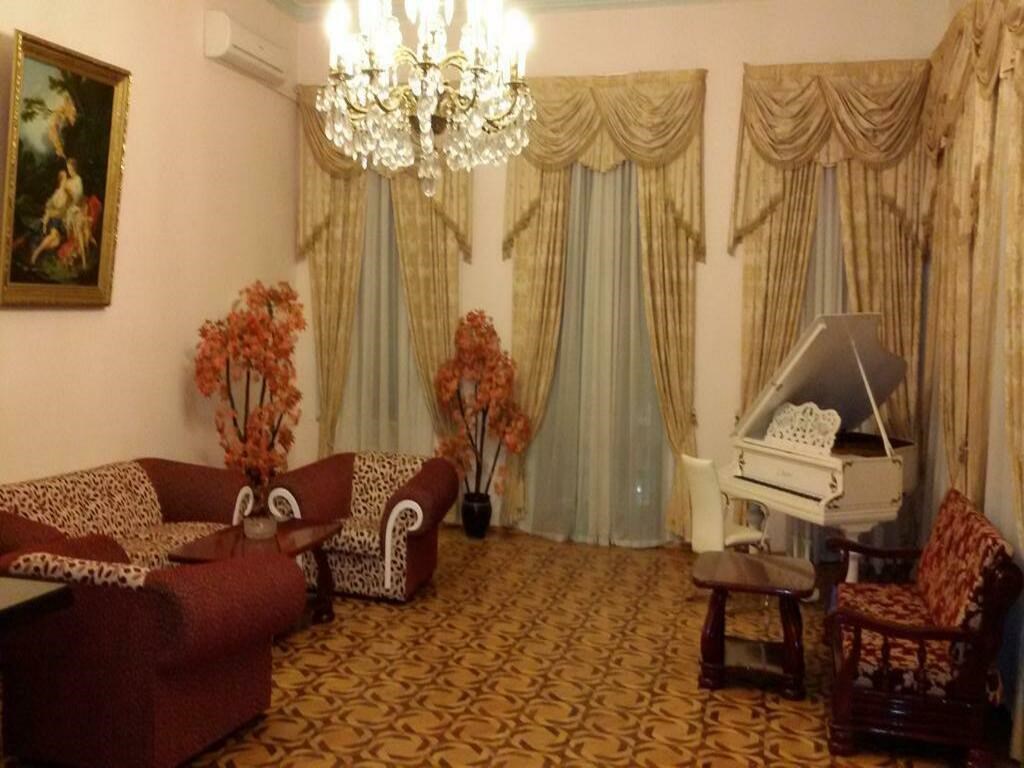 Baku Palace Hotel: Лобби