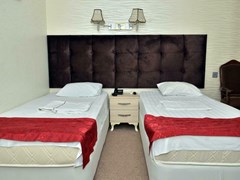 Consul Hotel: Двухместный номер с 2 отдельными кроватями - photo 10