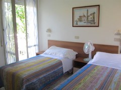 Toledo Hotel - photo 12