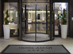 Ascot Hotel - photo 4