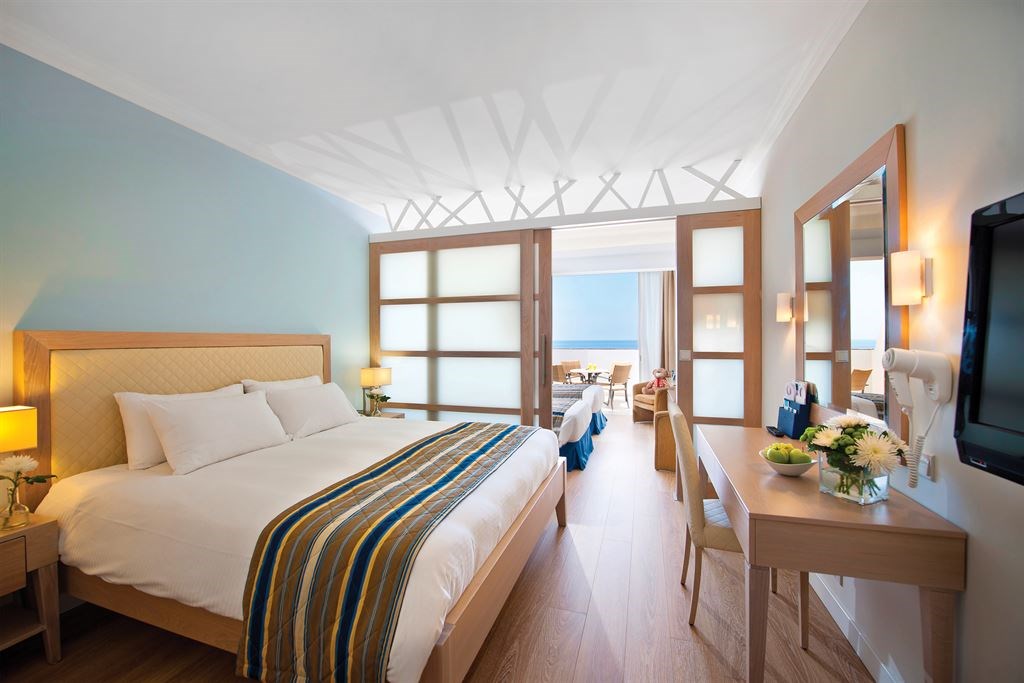 Olympic Lagoon Resort Paphos: Family Room