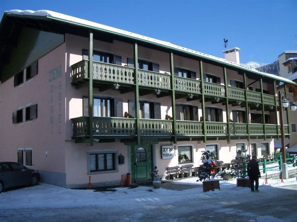 Garni Zeni Hotel