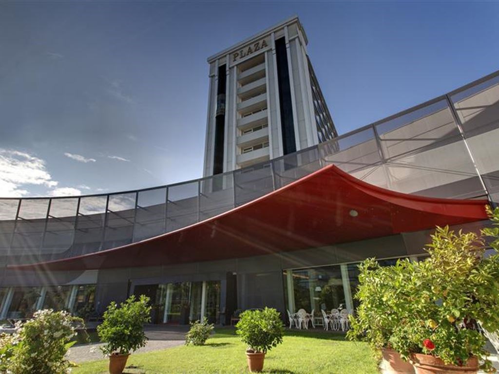 Panoramic Plaza Hotel