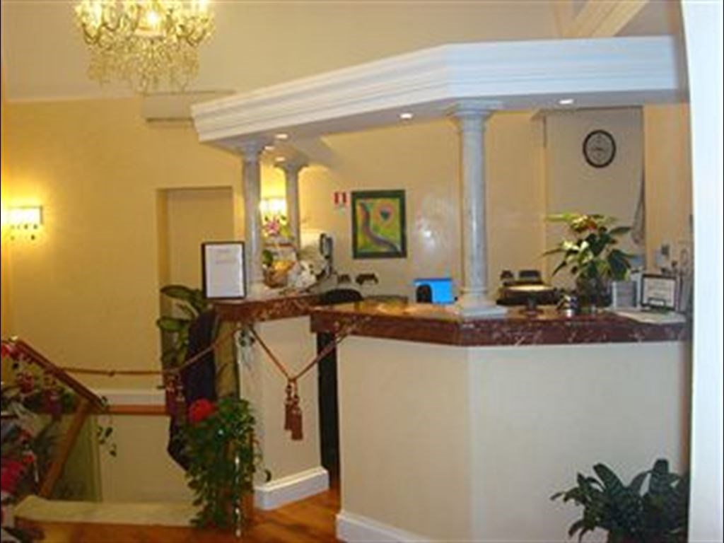 Dina Hotel