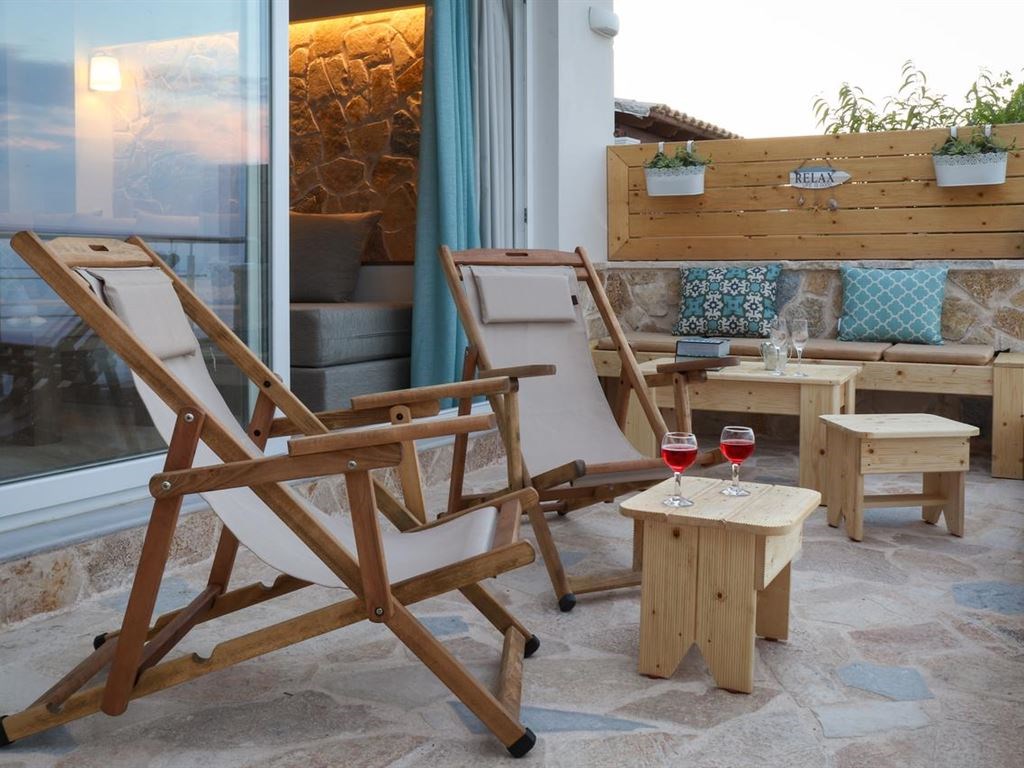 Ekati Mare Suites & Villas