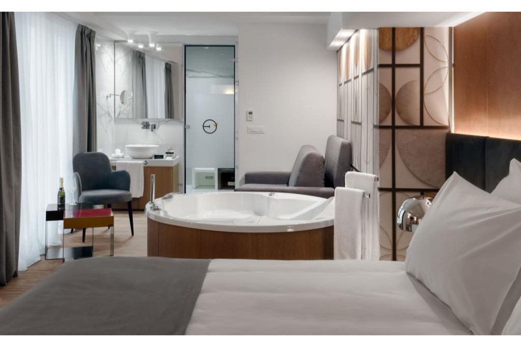 Elia Ermou Athens Hotel: Room Double or Twin DELUXE WITH JACUZZI