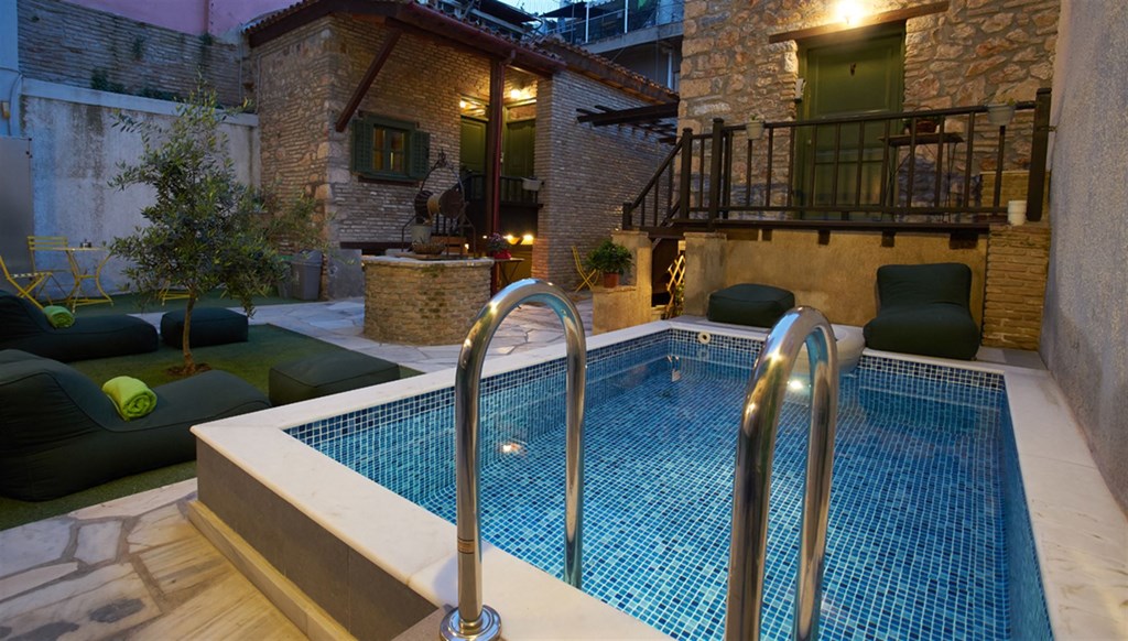 Athenian Residences Pool & Luxury Suites