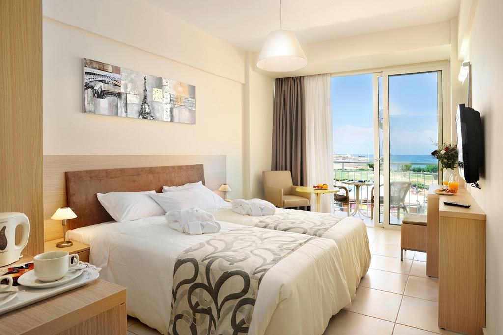 Pernera Beach Hotel: Double Room