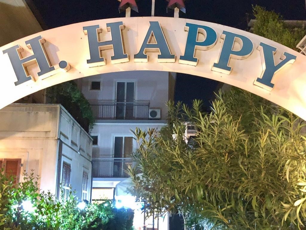 Happy Hotel