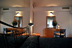 Iniohos Hotel: Room - photo 11