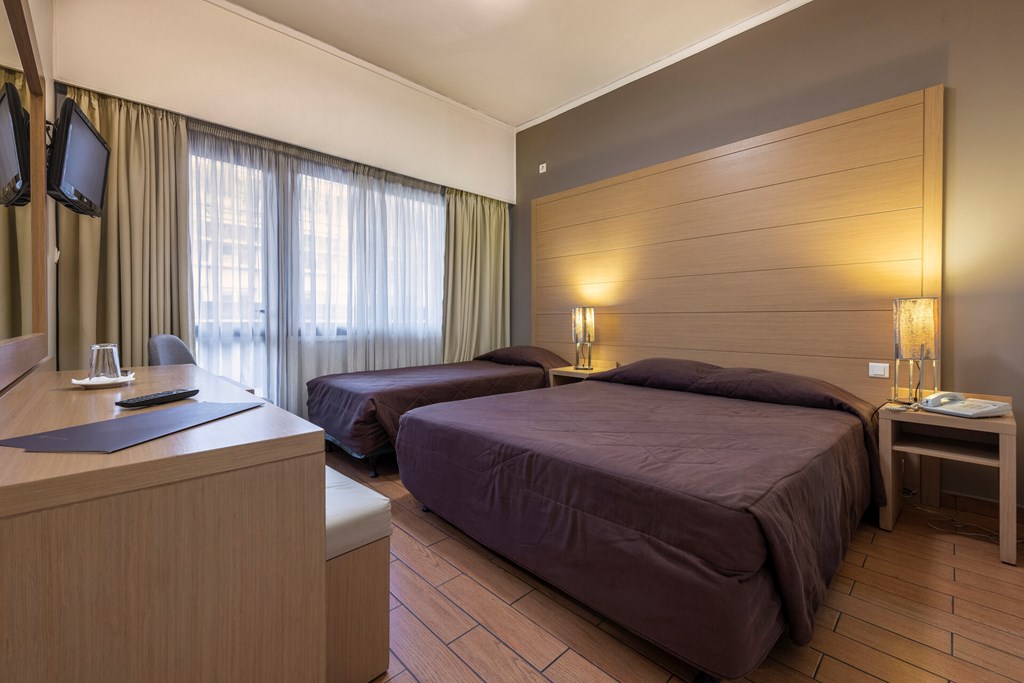 Parnon Hotel Athens: Room TRIPLE STANDARD