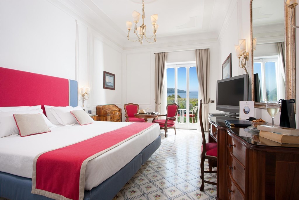 Ambasciatori Grand Hotel: Double Deluxe Partial Sea View