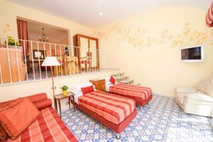 Antiche Mura Hotel: Suite With Jacuzzi 5 Pax - photo 18