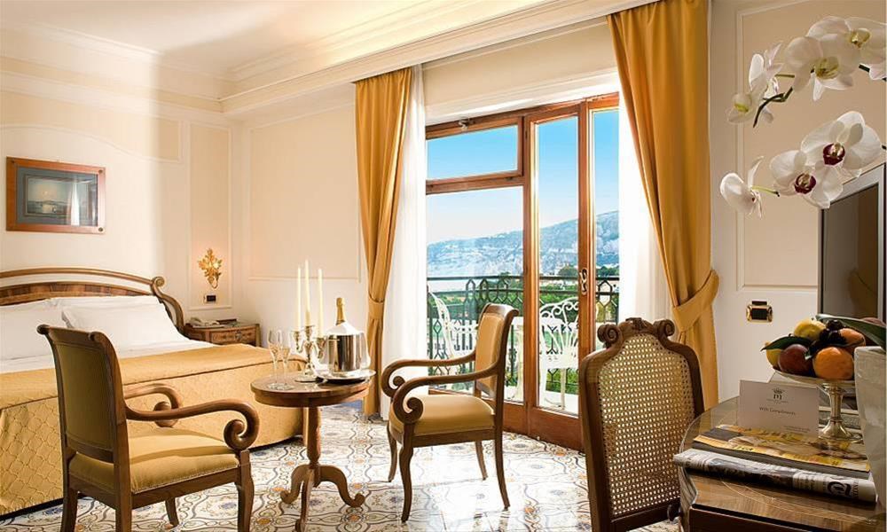 De La Ville Grand Hotel: Double Superior Lateral Sea View