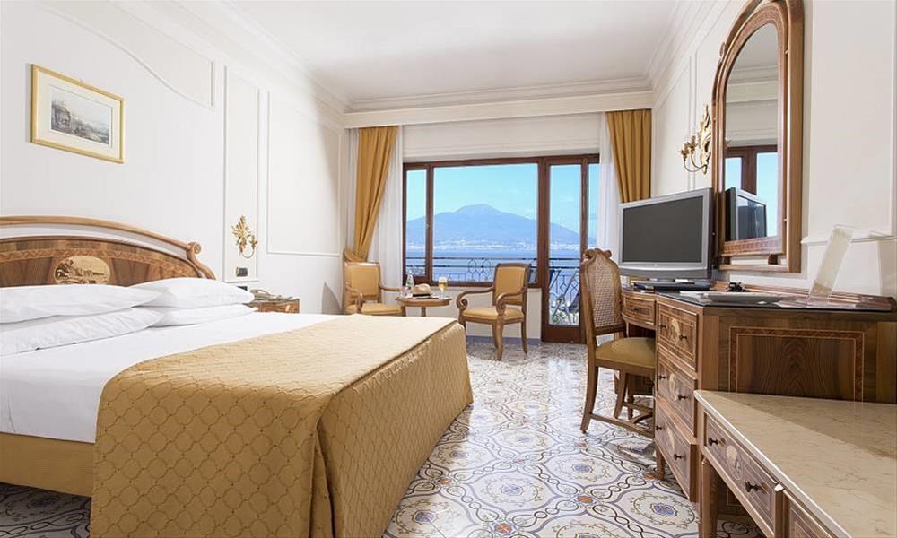 De La Ville Grand Hotel: Double Premier With Balcony Sea View