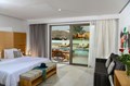 White Deluxe Suite - Swim-Up (~43-45m²) photo