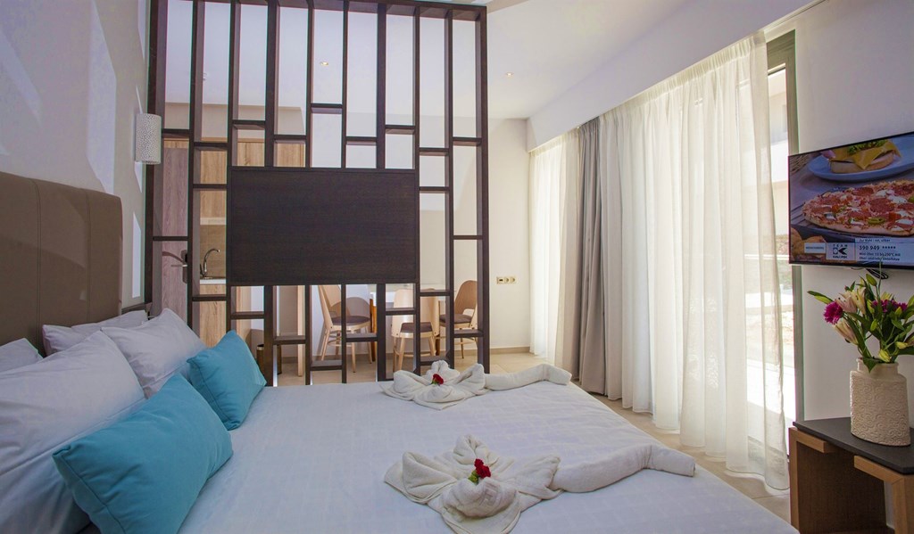 Minos Aparthotel and Suites