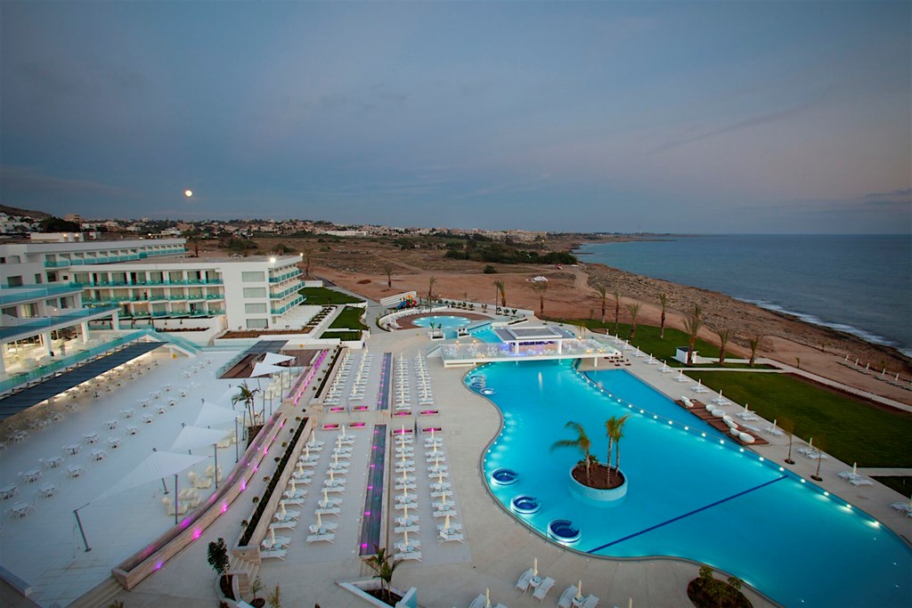 King Evelthon Beach Hotel & Resort